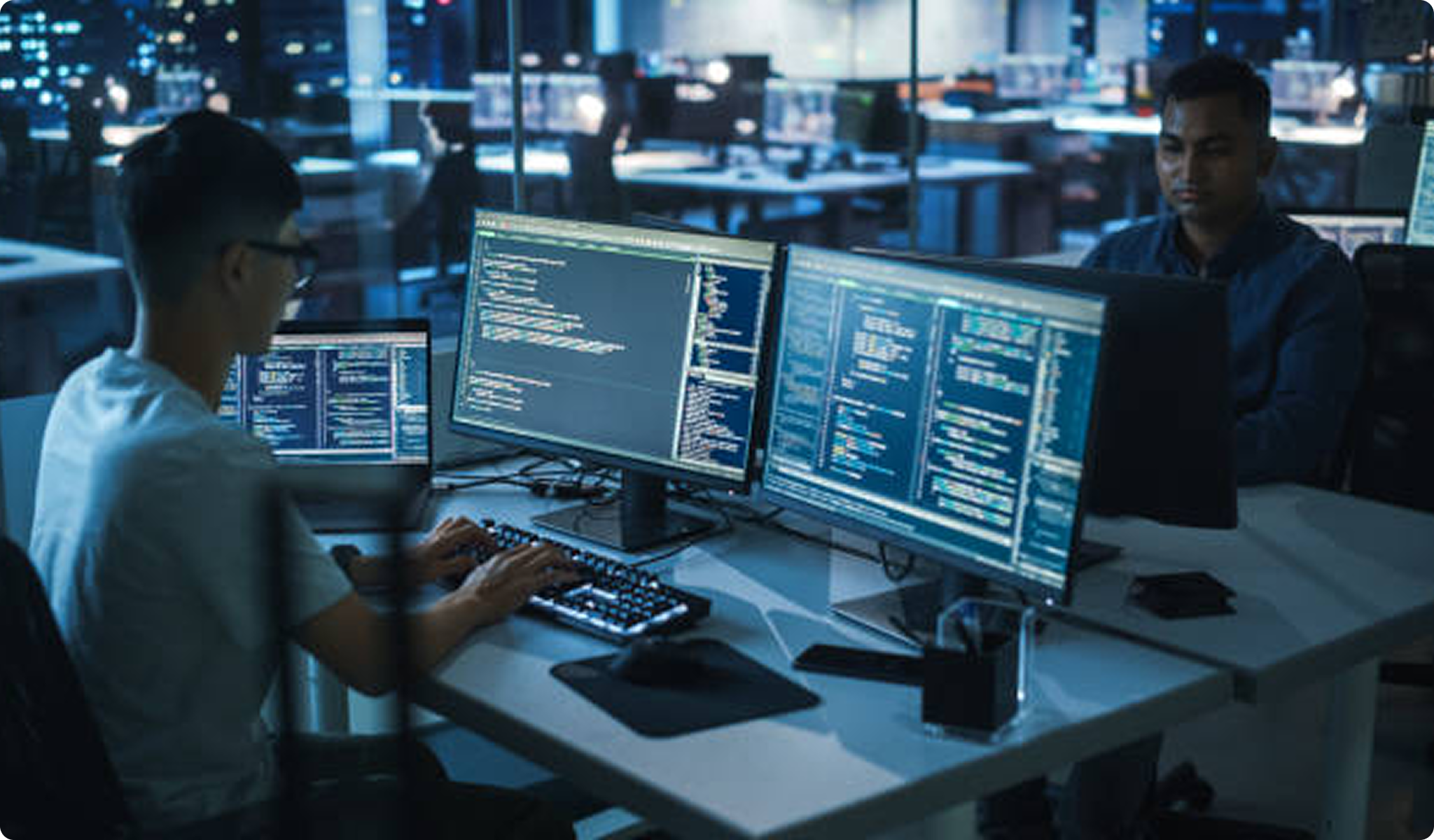 Full Stack Developer vs. Specialized Developer: Which is Right for Your Project?